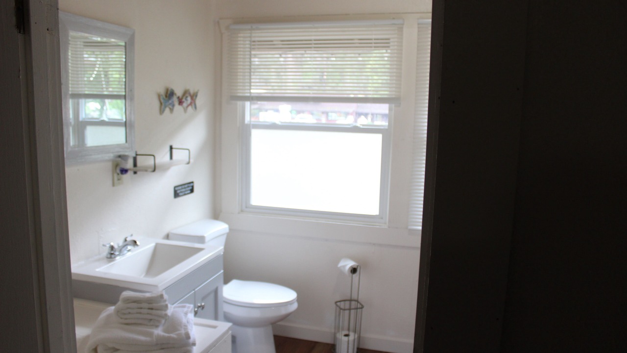 Photo of Bathroom in Roseburg