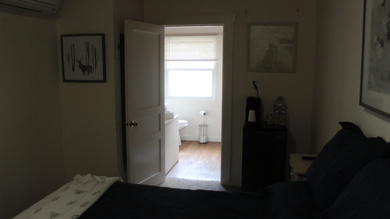 Photo of Bedroom in Roseburg