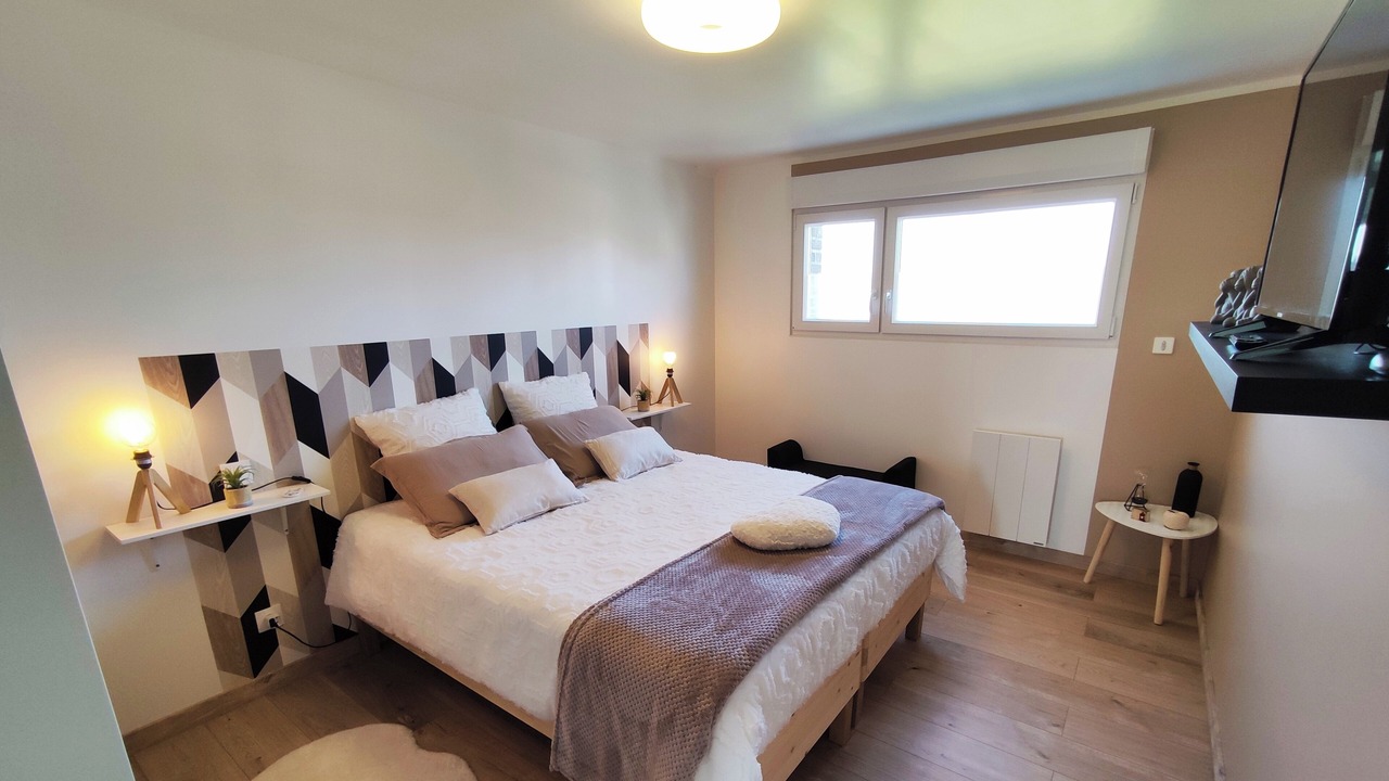 Photo of Bedroom in Hinges