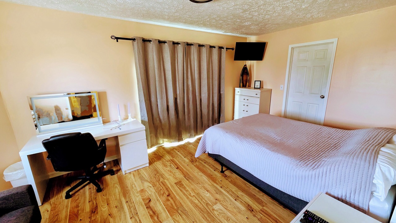 Photo of Bedroom in Lake James