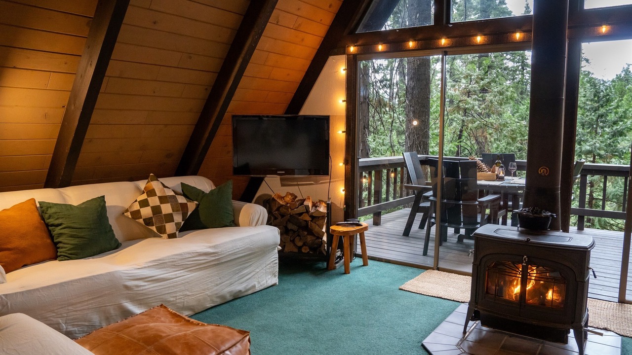 Photo of Livingroom in Camp Connell