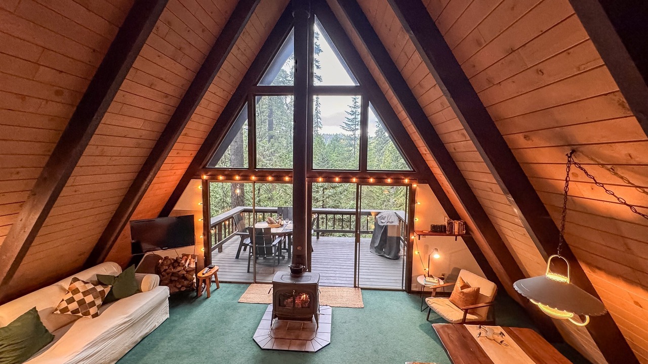 Photo of Livingroom in Camp Connell