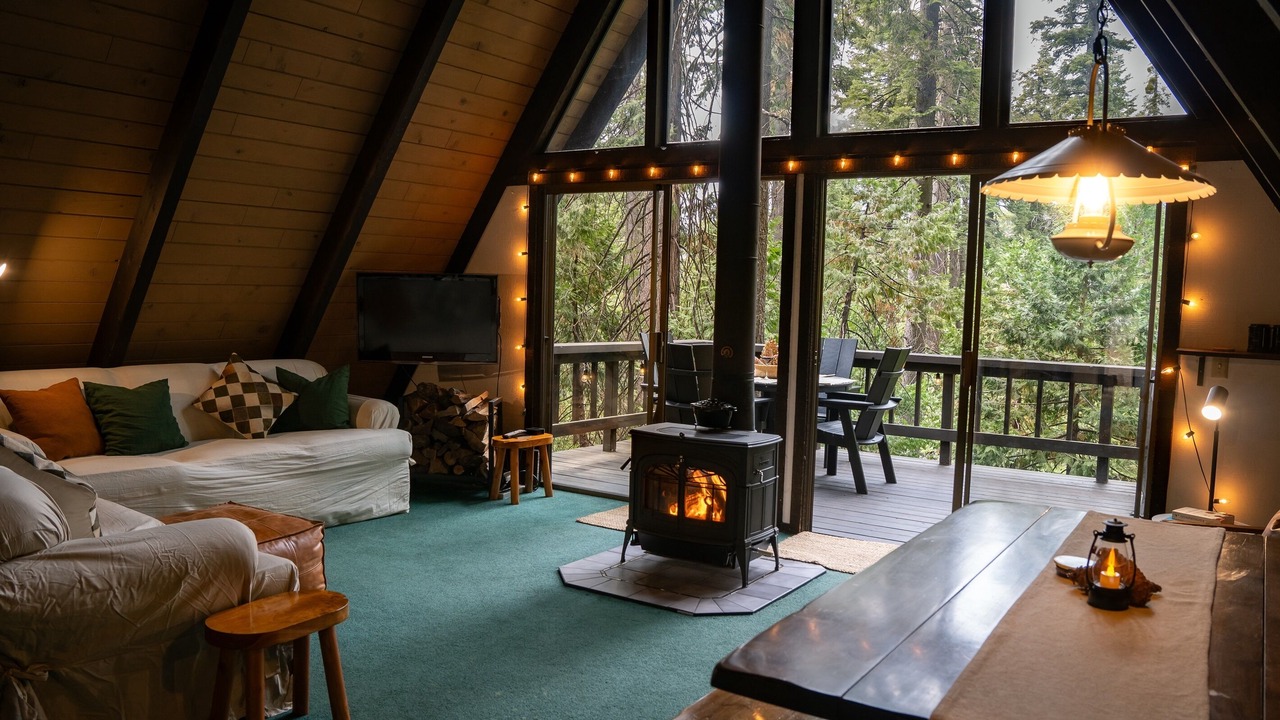 Photo of Livingroom in Camp Connell