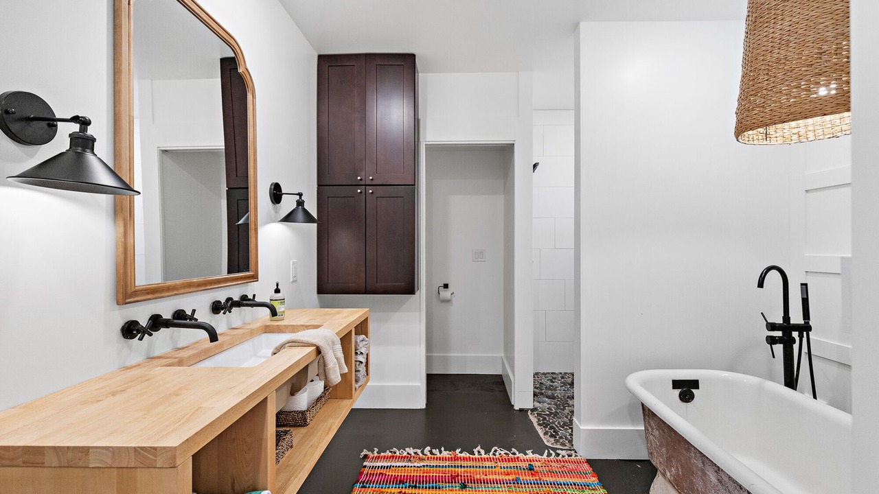 Photo of Bathroom in Reno County