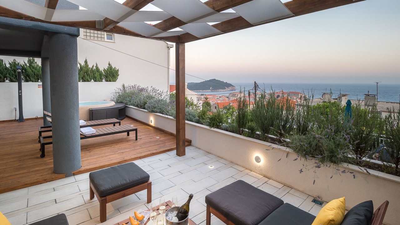 Photo of Patio Balcony in Gornji Kono