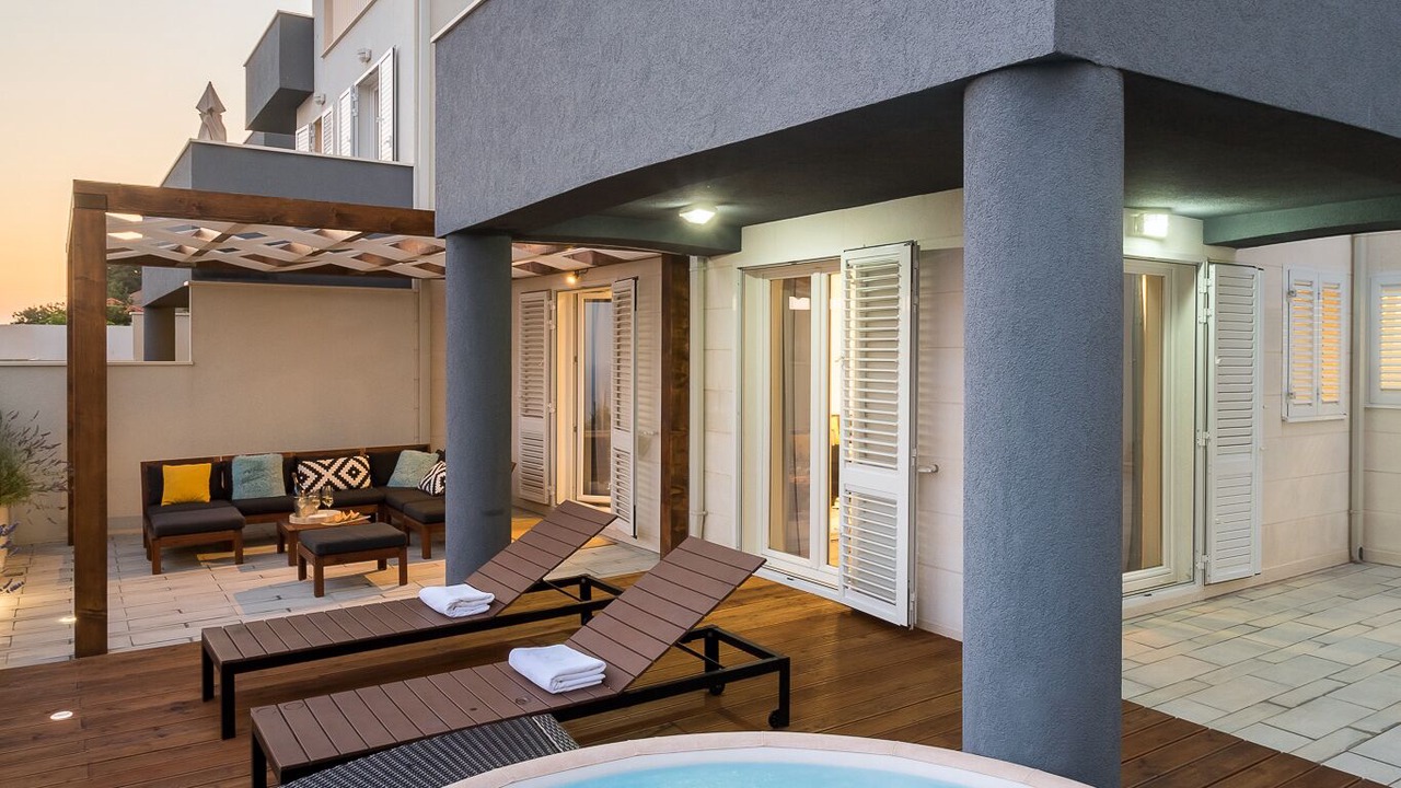 Photo of Patio Balcony in Gornji Kono