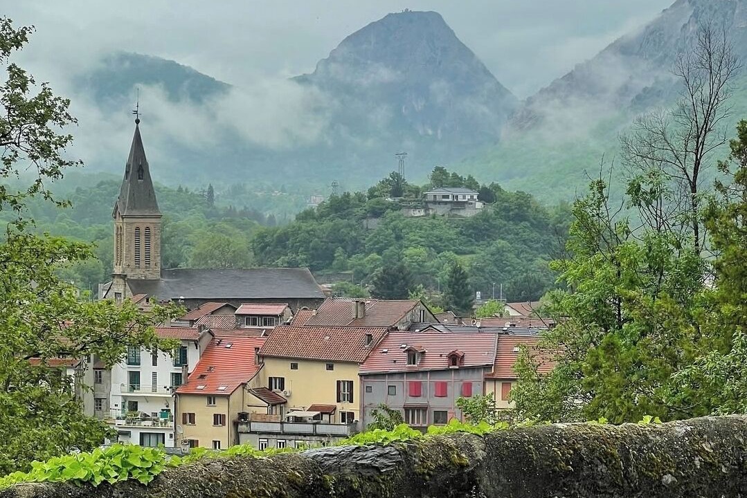 Photo of Others in Saurat