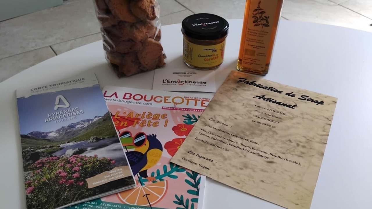 Photo of Others in Saurat