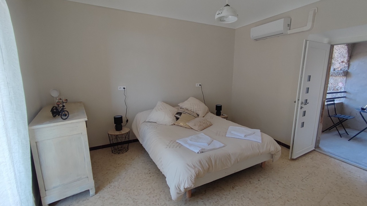 Photo of Bedroom in Courry