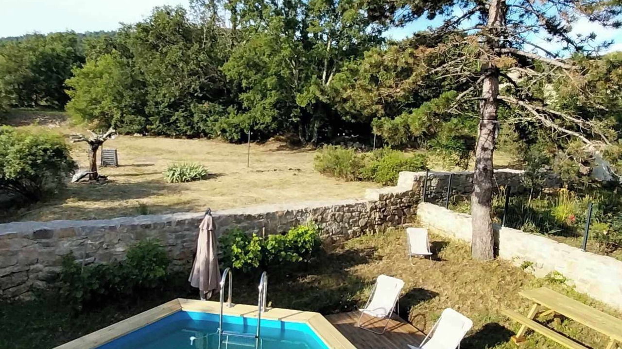 Photo of Outdoor in Courry