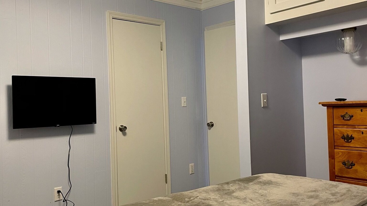 Photo of Bedroom in Lake Secession