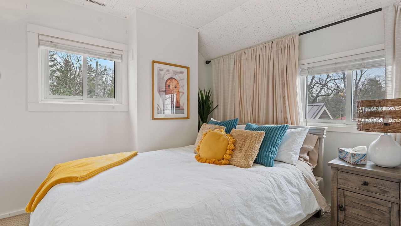 Photo of Bedroom in Crystal Beach