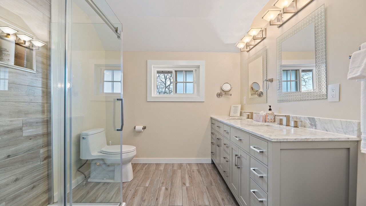 Photo of Bathroom in Crystal Beach