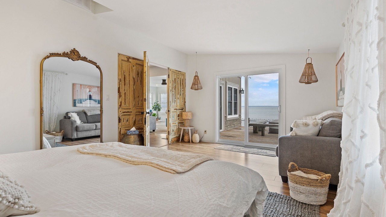 Photo of Bedroom in Crystal Beach