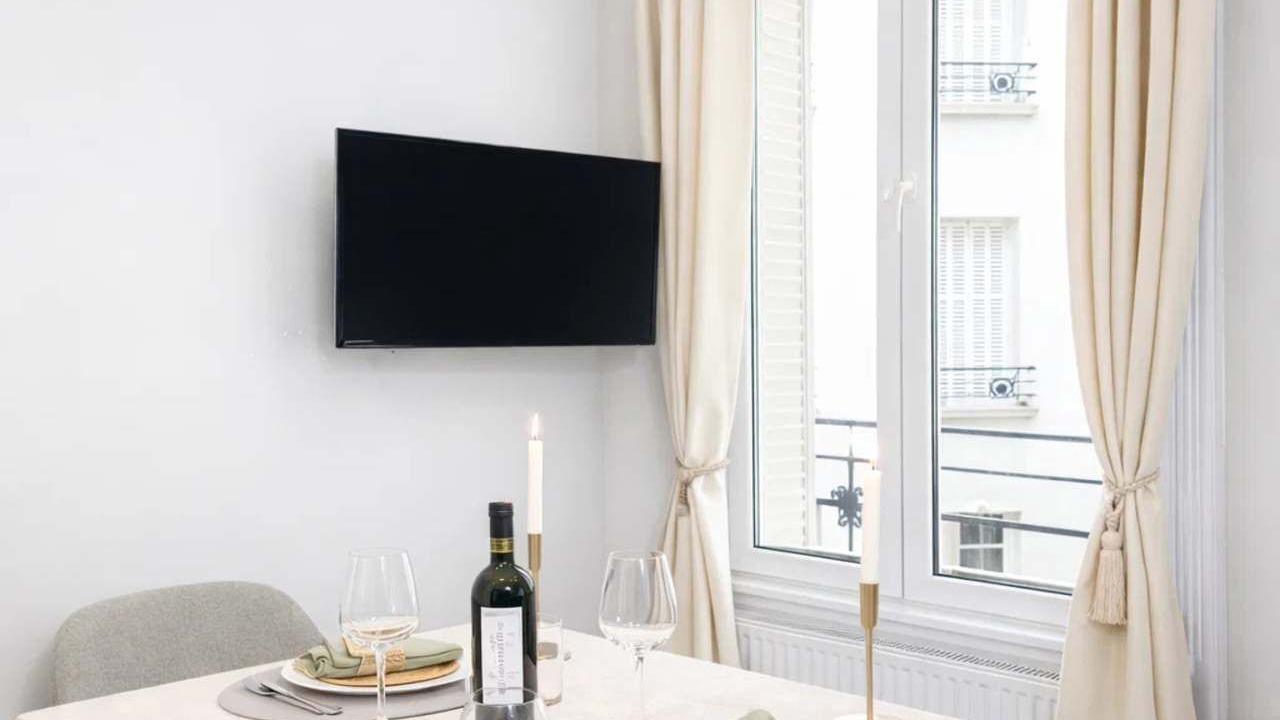 Photo of Bedroom in Saint-Lambert