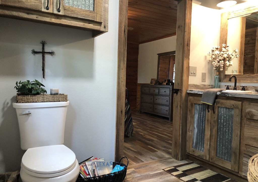 Photo of Bathroom in Dogwood