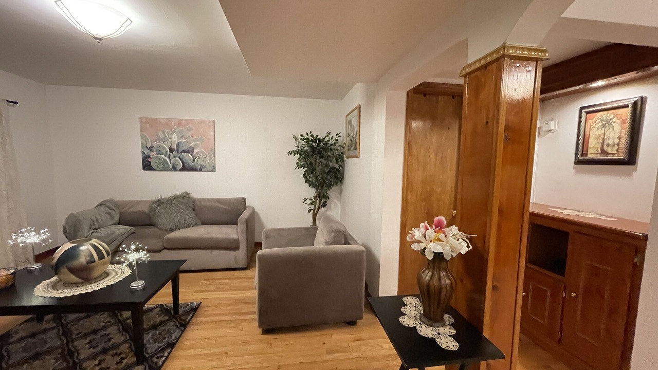 Photo of Livingroom in Budlong Woods