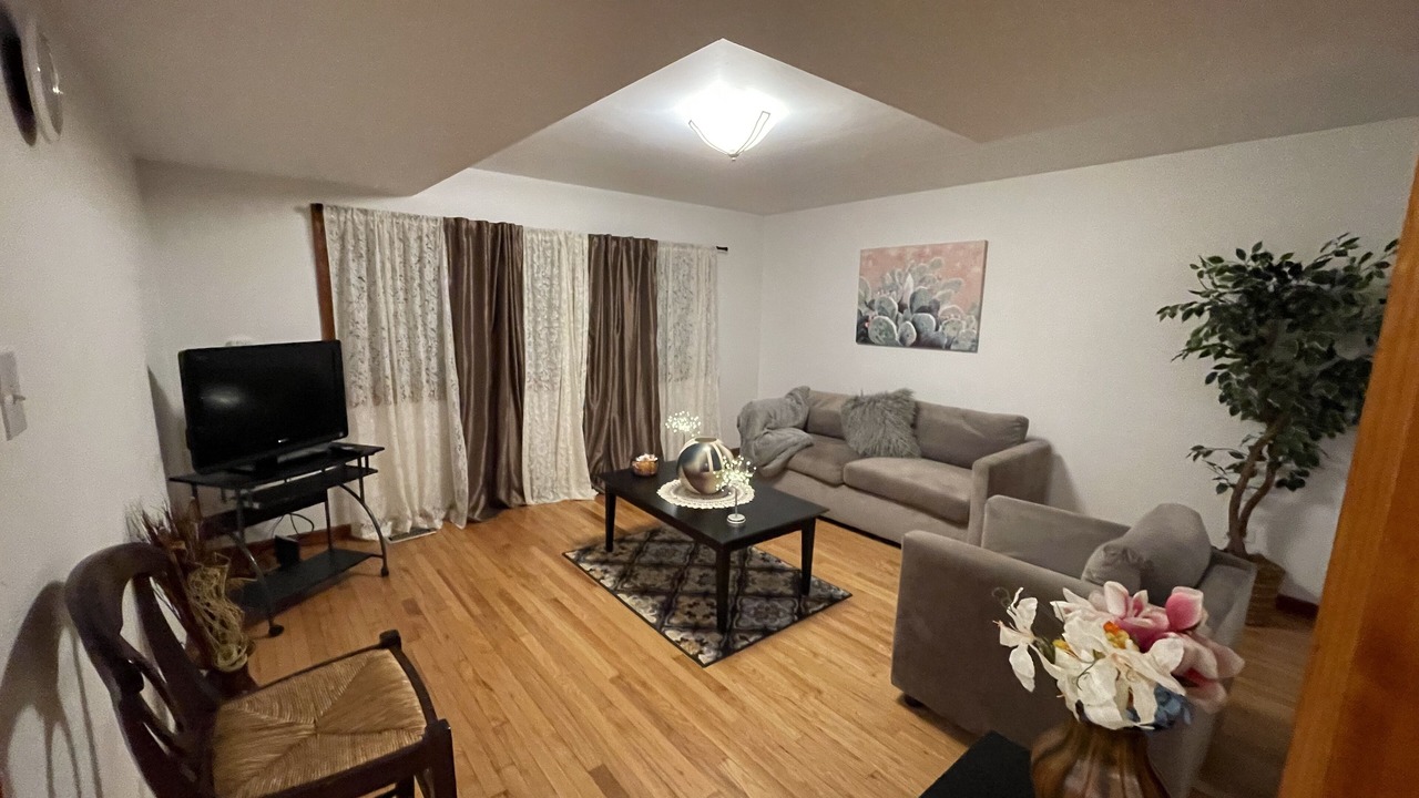 Photo of Livingroom in Budlong Woods