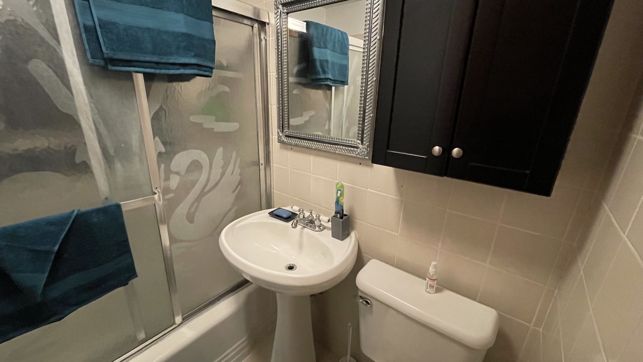 Photo of Bathroom in Budlong Woods