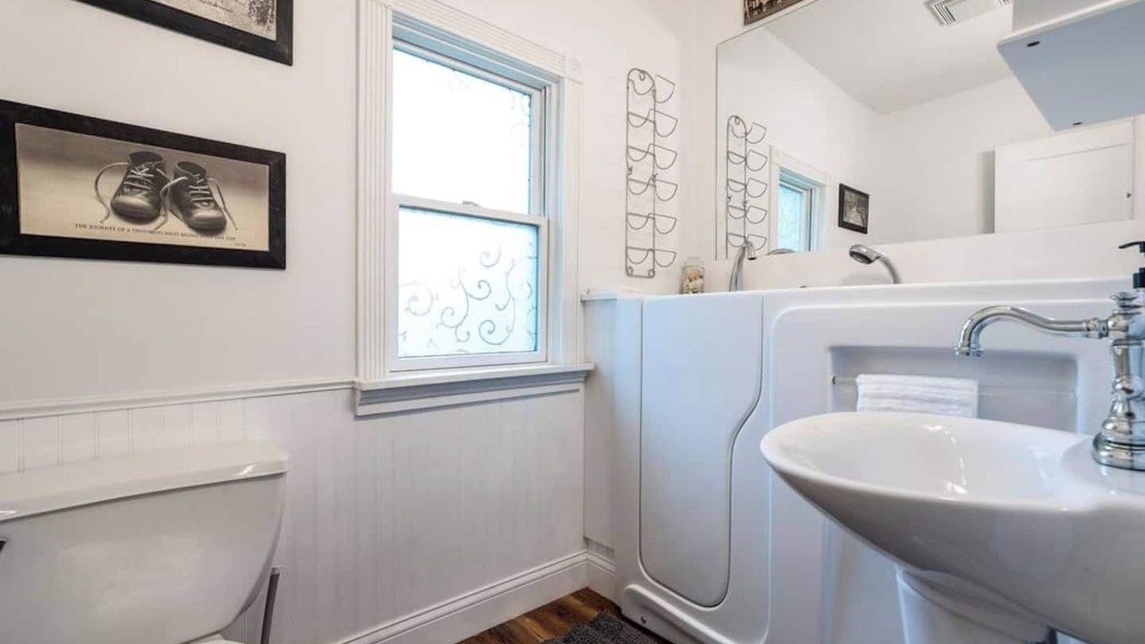 Photo of Bathroom in Elkhorn