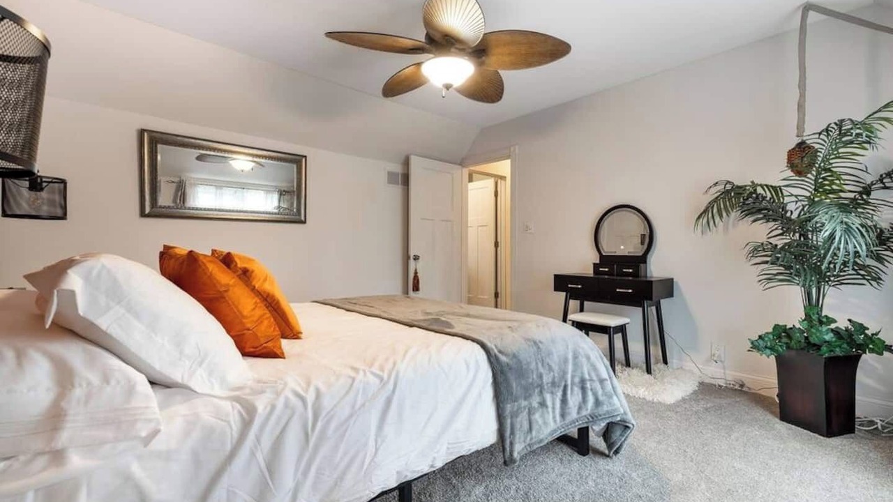 Photo of Bedroom in Elkhorn