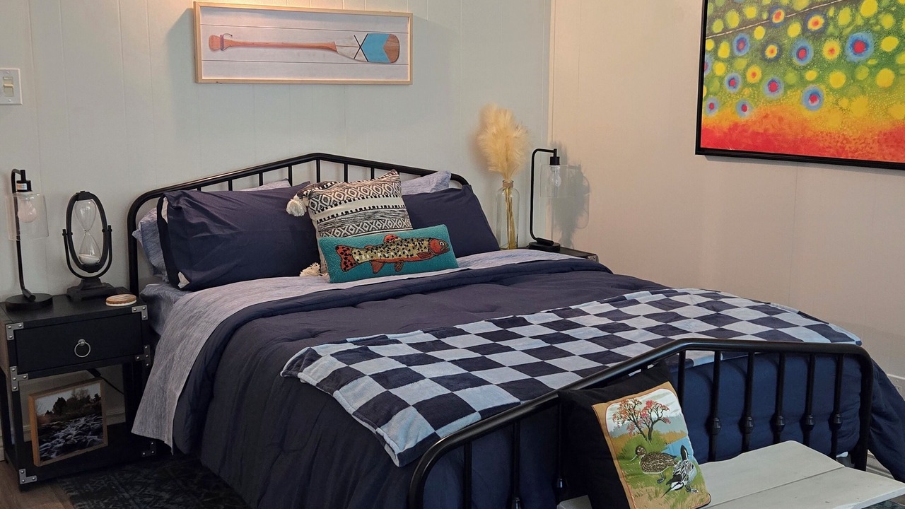 Photo of Bedroom in Navajo Dam