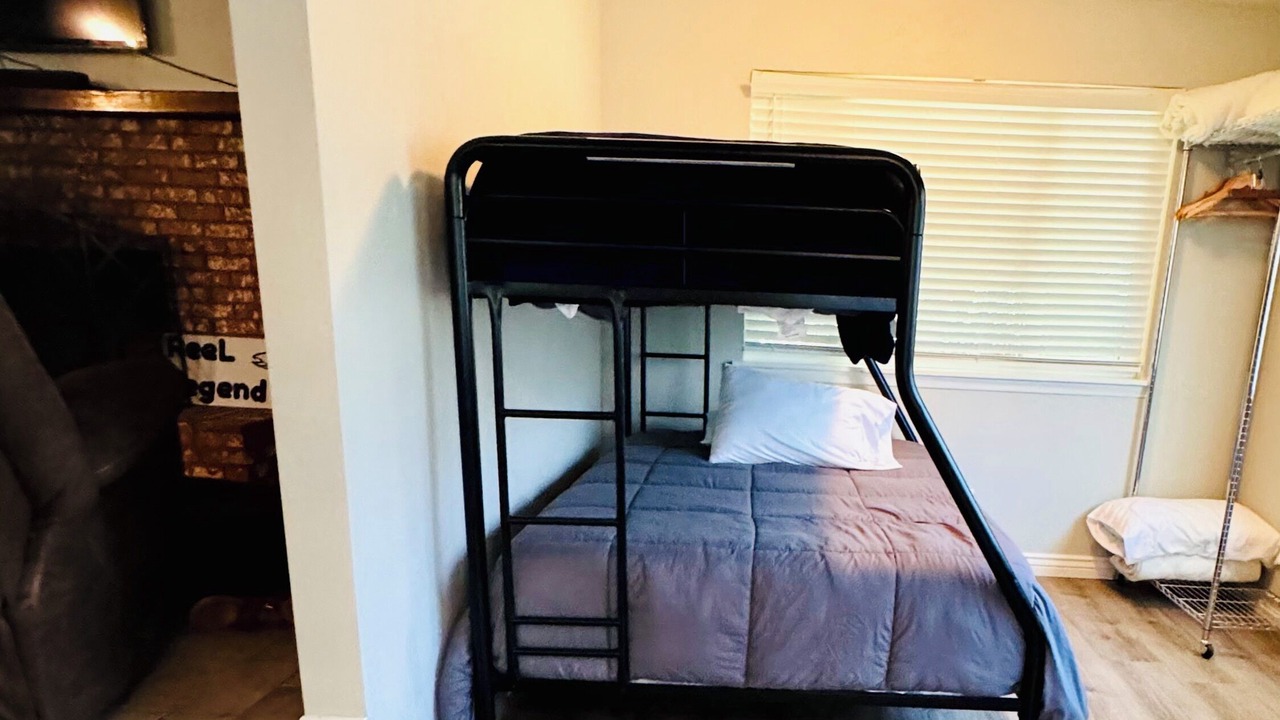 Photo of Bedroom in Navajo Dam