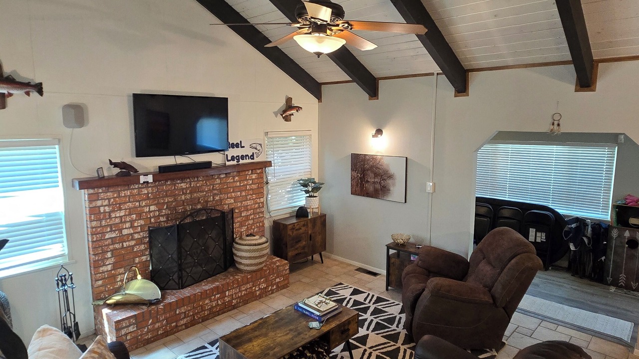 Photo of Livingroom in Navajo Dam
