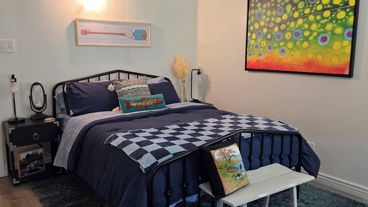 Photo of Bedroom in Navajo Dam