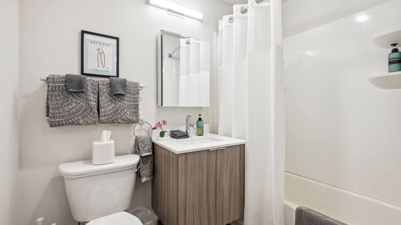 Photo of Bathroom in Printers Row