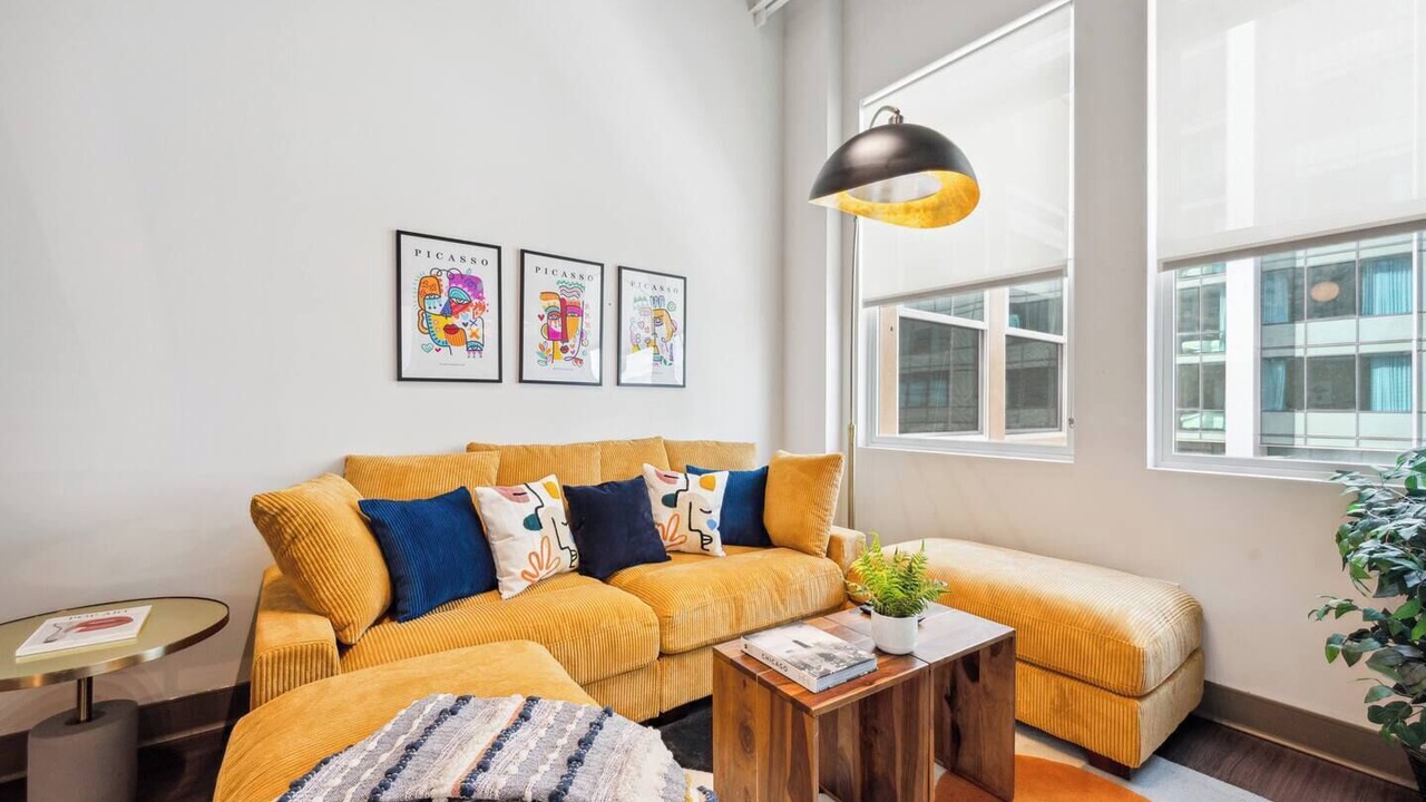 Photo of Livingroom in Printers Row