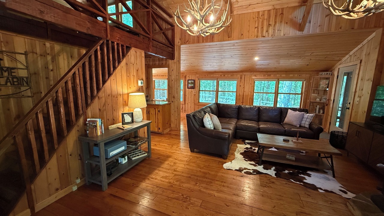 Photo of Livingroom in Lakemont