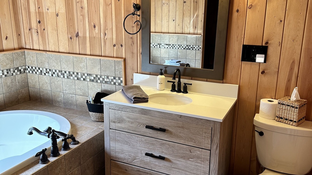 Photo of Bathroom in Lakemont