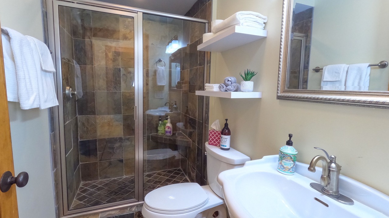 Photo of Bathroom in Dillard