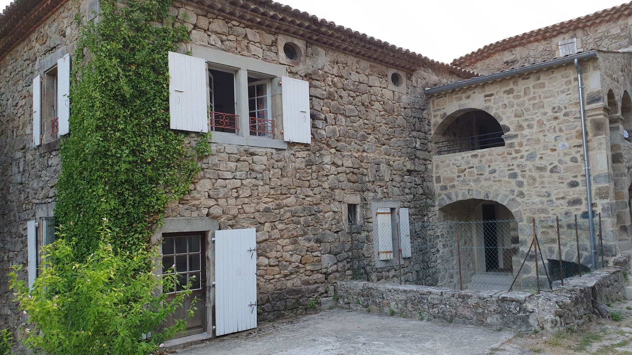 Photo of Outdoor in Banne