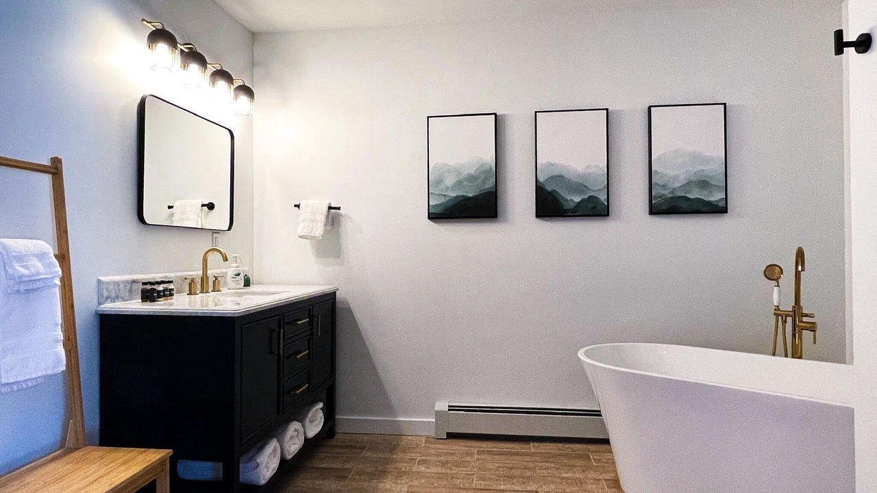 Photo of Bathroom in Hurley