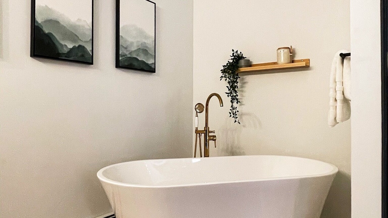 Photo of Bathroom in Hurley