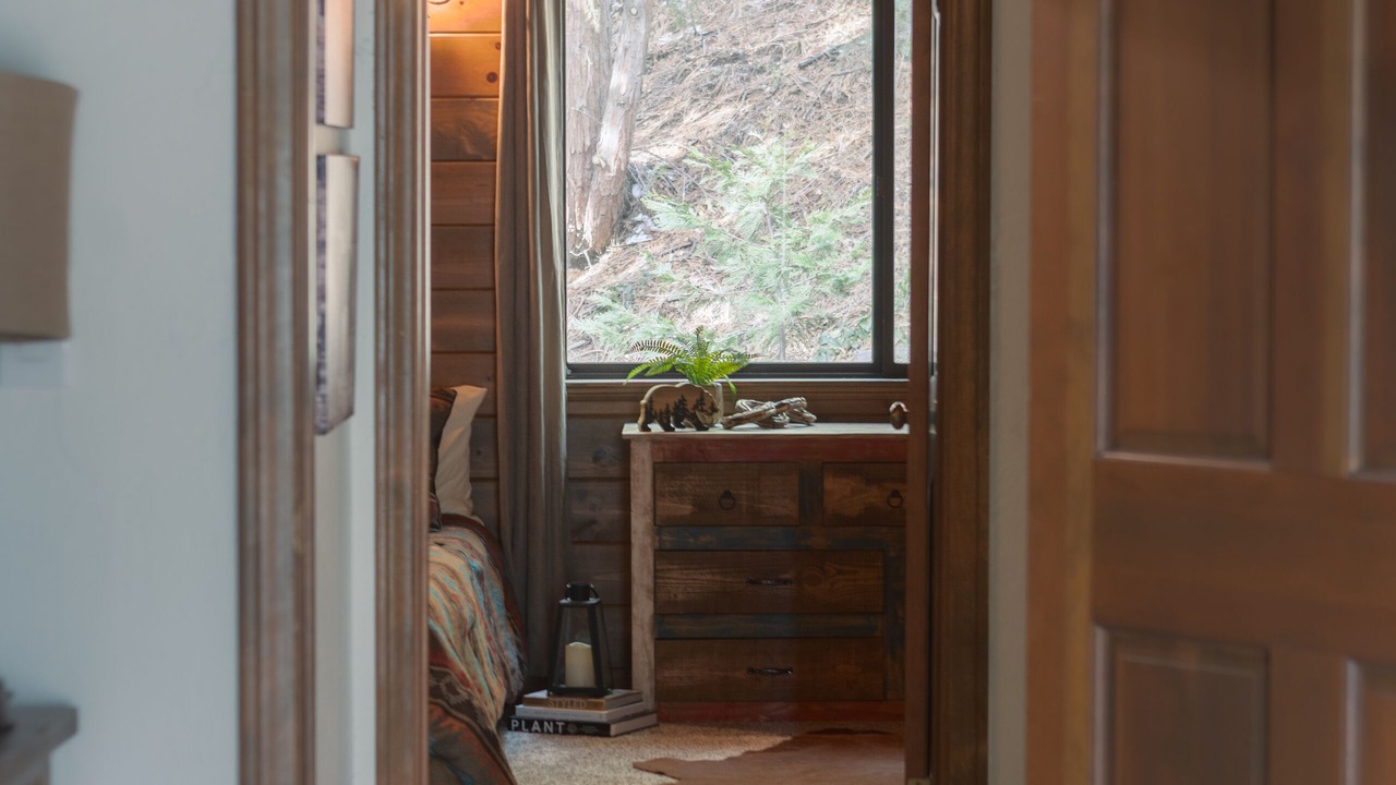 Photo of Bedroom in Crestline