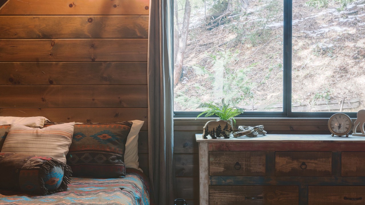 Photo of Bedroom in Crestline