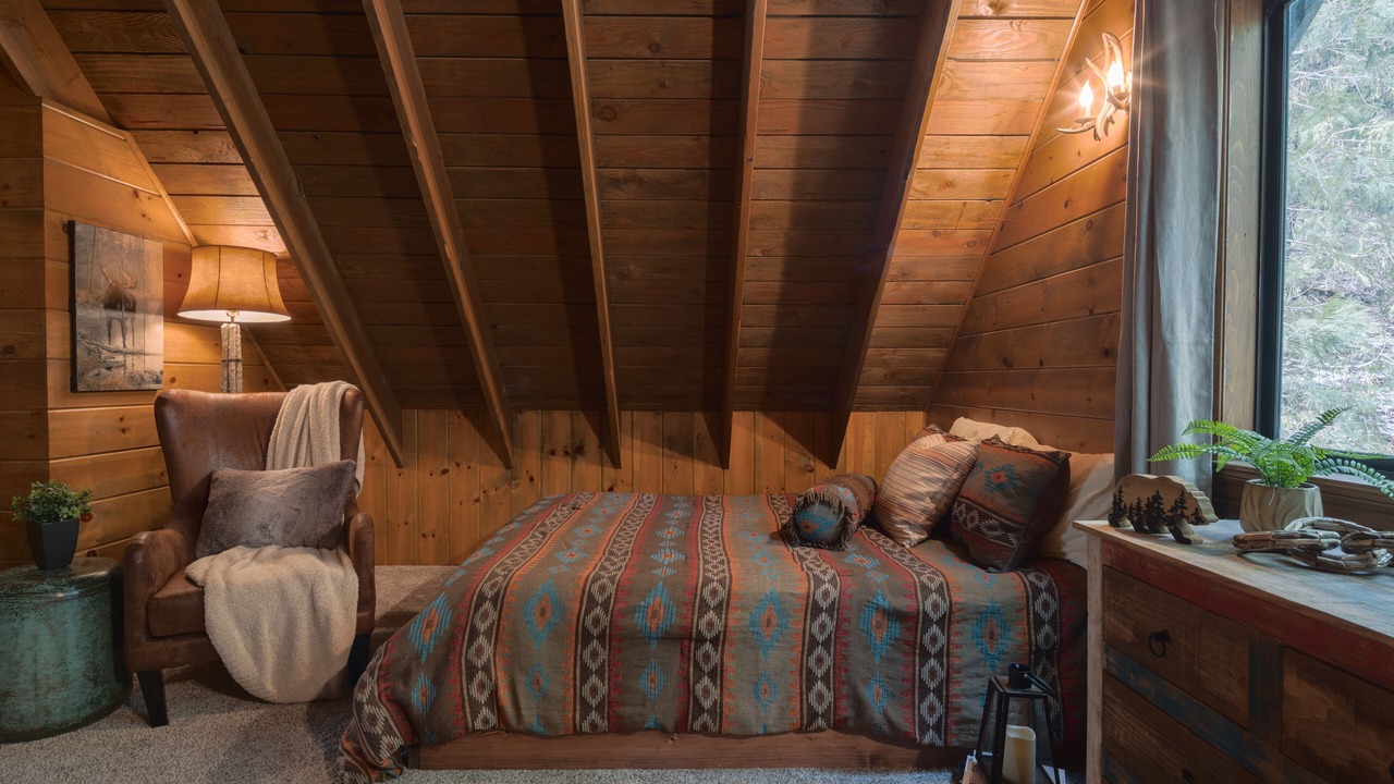 Photo of Bedroom in Crestline