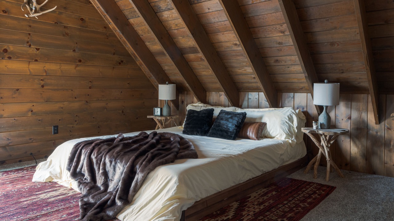 Photo of Bedroom in Crestline
