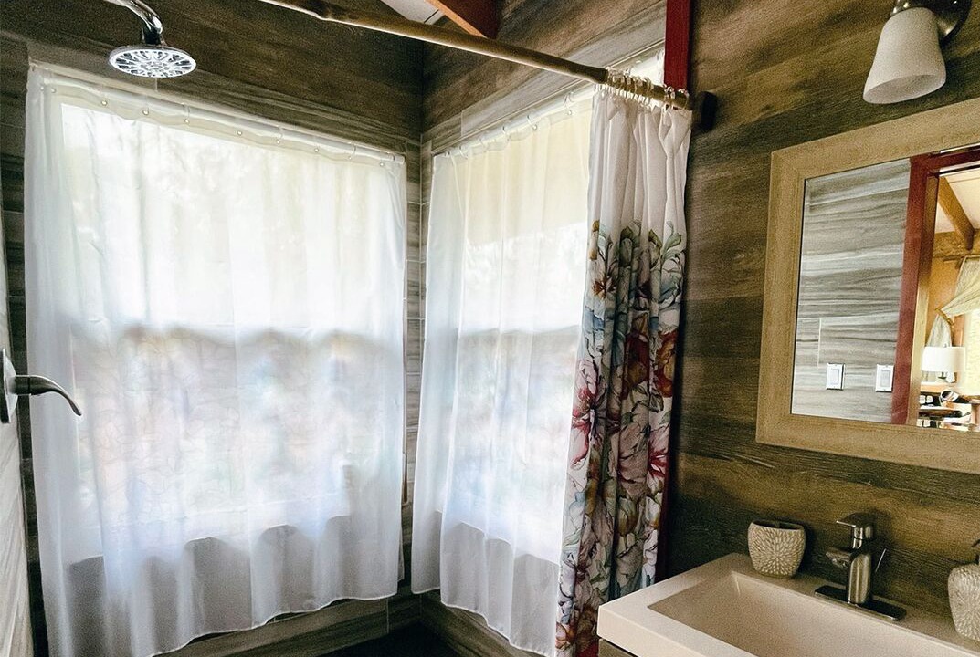 Photo of Bathroom in Fern Forest