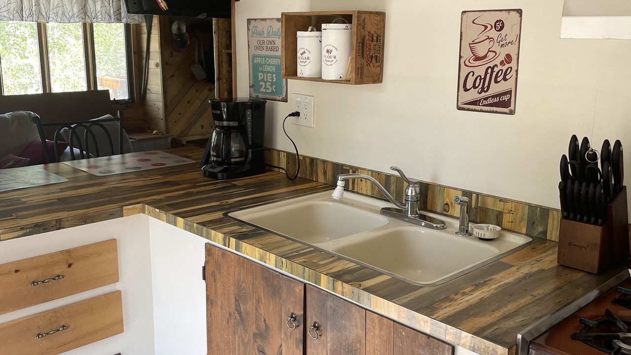 Photo of Kitchen in Indian Mountain