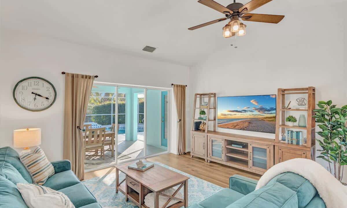 Photo of Livingroom in Sebastian Highlands