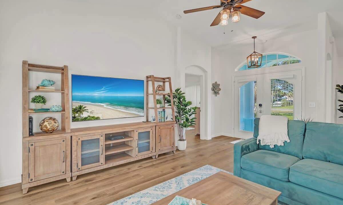 Photo of Livingroom in Sebastian Highlands