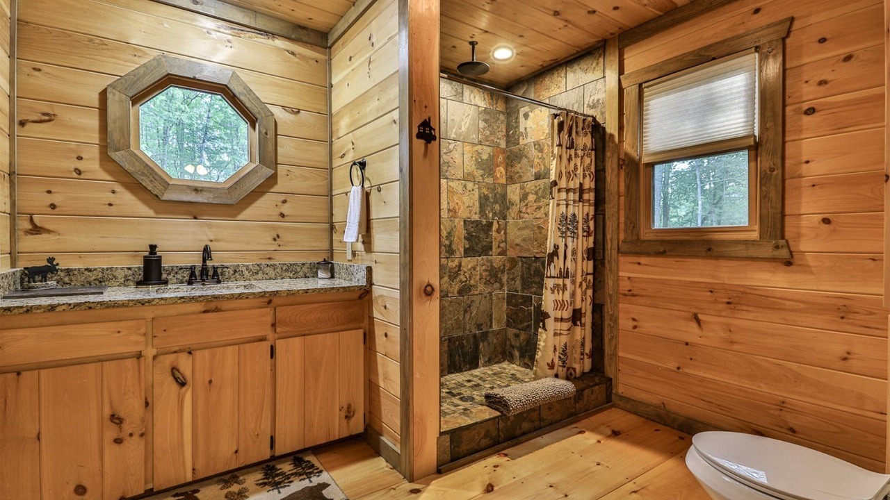 Photo of Bathroom in Cherry Log
