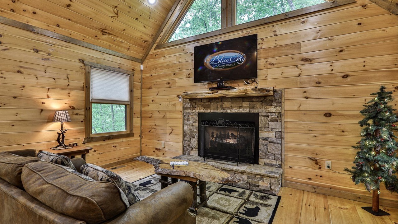 Photo of Livingroom in Cherry Log