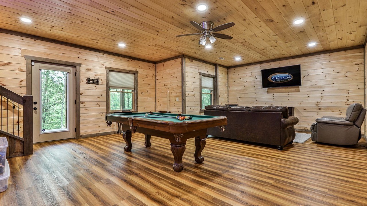 Photo of Outdoor in Cherry Log