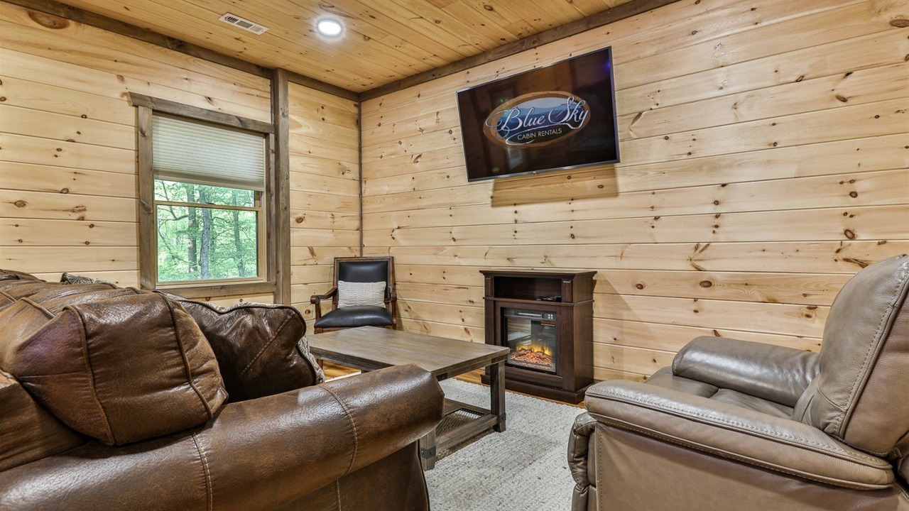 Photo of Bedroom in Cherry Log