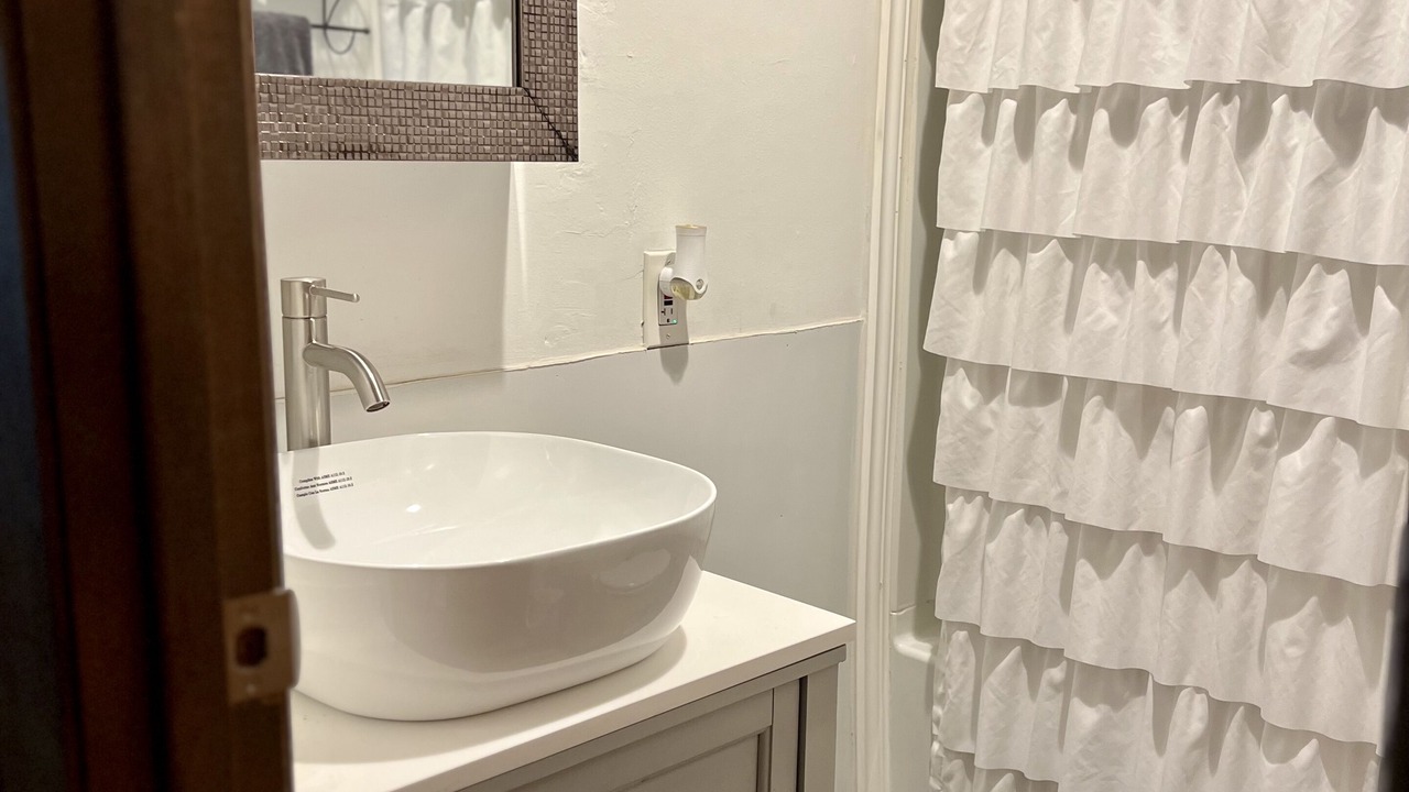 Photo of Bathroom in Valliant